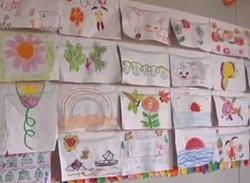 「子どもにやさしい空間」で描かれた子どもたちの絵(中国)