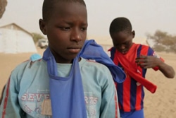 ナイジェリアから避難を強いられたピーターくん。