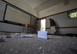 空爆によって損壊したイブン・シーナ学校