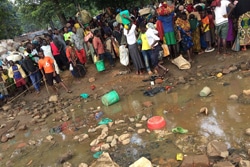 コレラなどに感染するリスクが高まっている。