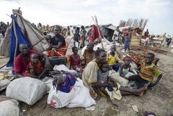 南スーダンでは紛争で多くの人々が自宅からの避難を強いられ、生活必需品を手に入れることができていない。