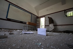 破壊された学校の教室