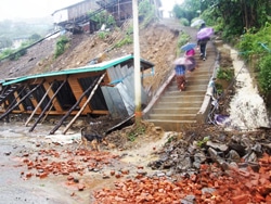 ミャンマーでも最も貧しい地域のひとつである、チン州にある人里離れた山間部の村。