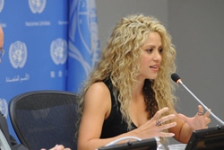 9月22日、国連本部で子どもの早期ケアと教育への投資を世界のリーダーたちに訴えるシャキーラ大使。