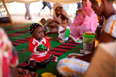 ユニセフはモーリタニア南東の町カエディにある栄養治療センターに「子どもにやさしい空間」を設置しました