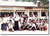 カンボジアの子どもたちに学ぶ機会を