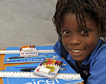 緊急下でも授業が開ける「箱の中の学校」1セット(生徒40人)分に変わります。