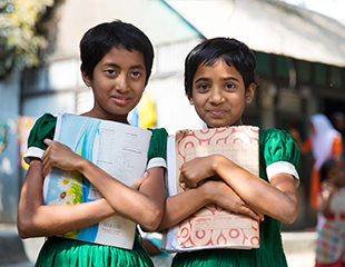 590万人の子どもが正規・非正規に関わらず、教育を受けました。