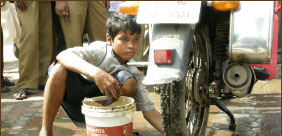チャンダン(14歳) 東サンタクルス地区のゴリバー・スラム