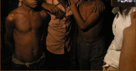 リンクー(13歳) 夜の街で出会ったストリートチルドレン