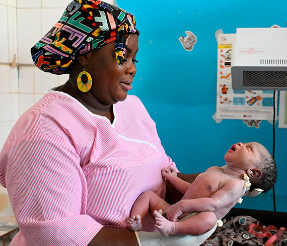 新生児を守るイメージ画像